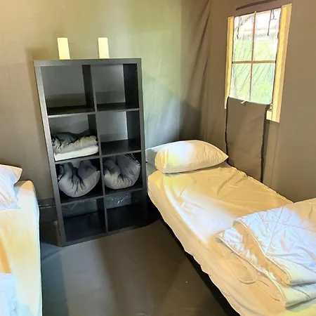 Mooie Ruime 4 Persoons Glampingtent Op Kleine Rustige * Anna Paulowna