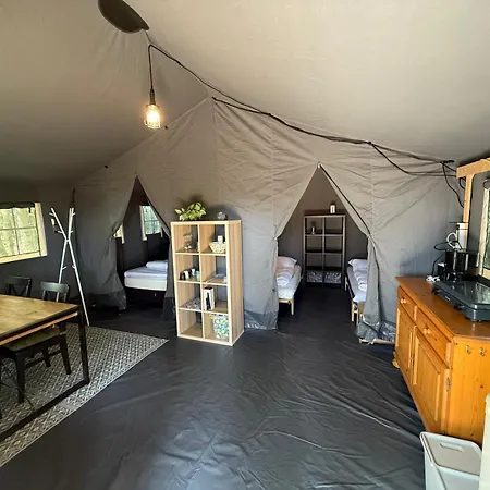 Mooie Ruime 4 Persoons Glampingtent Op Kleine Rustige *